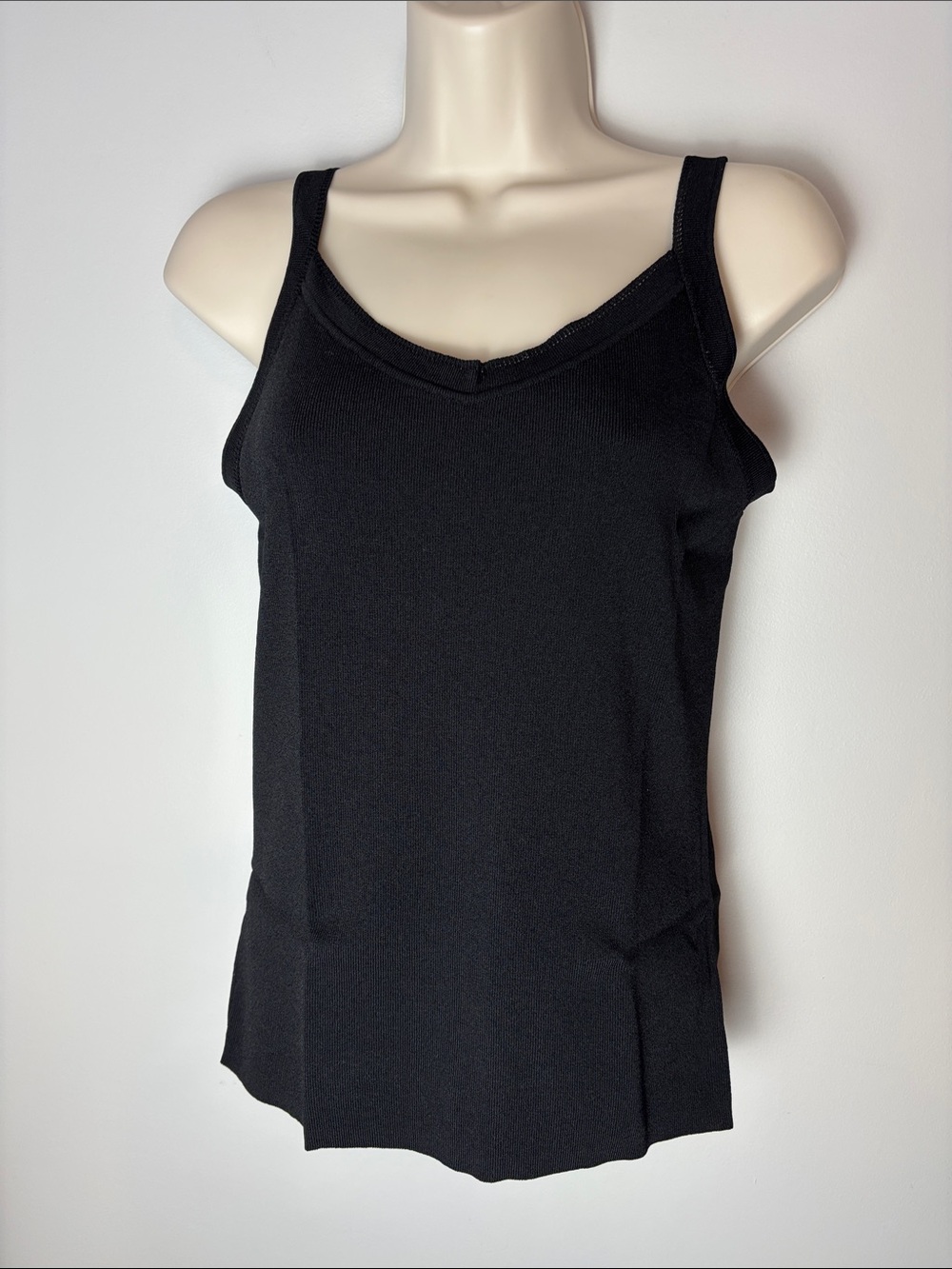 Ann Tayler Black Sleeveless Knit Tank Top, Women’s V Neck size M